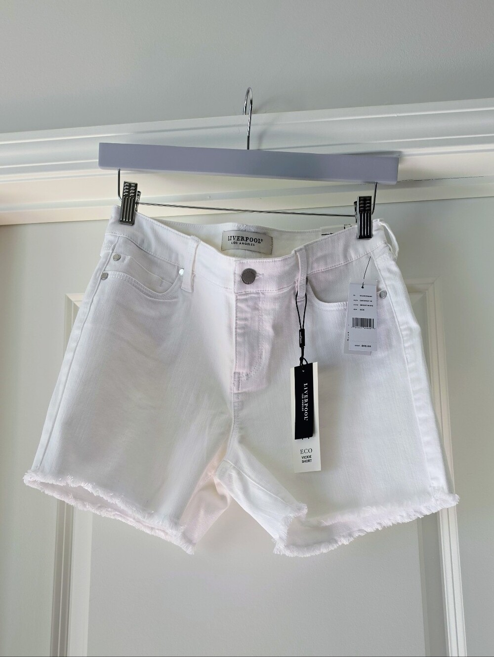 NWT-Liverpool Eco Vickie White Denim Frayed Hem Shorts Size 6